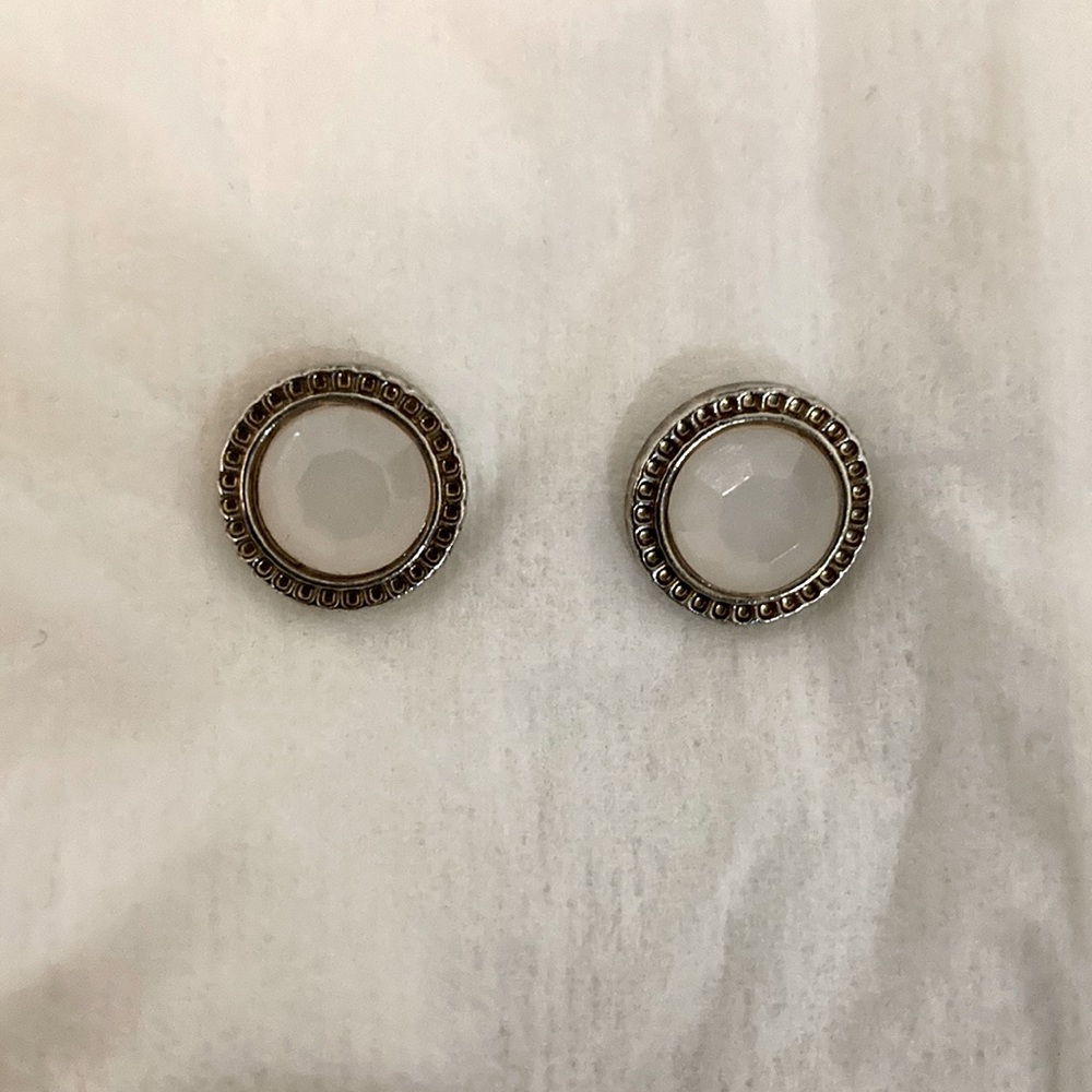 Circular gem earrings